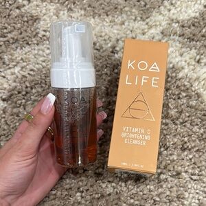 NEW Koa Life Vitamin C Brightening Cleanser